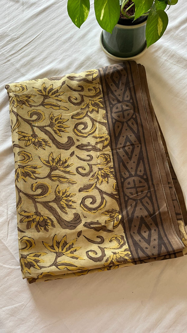 Muslin saree