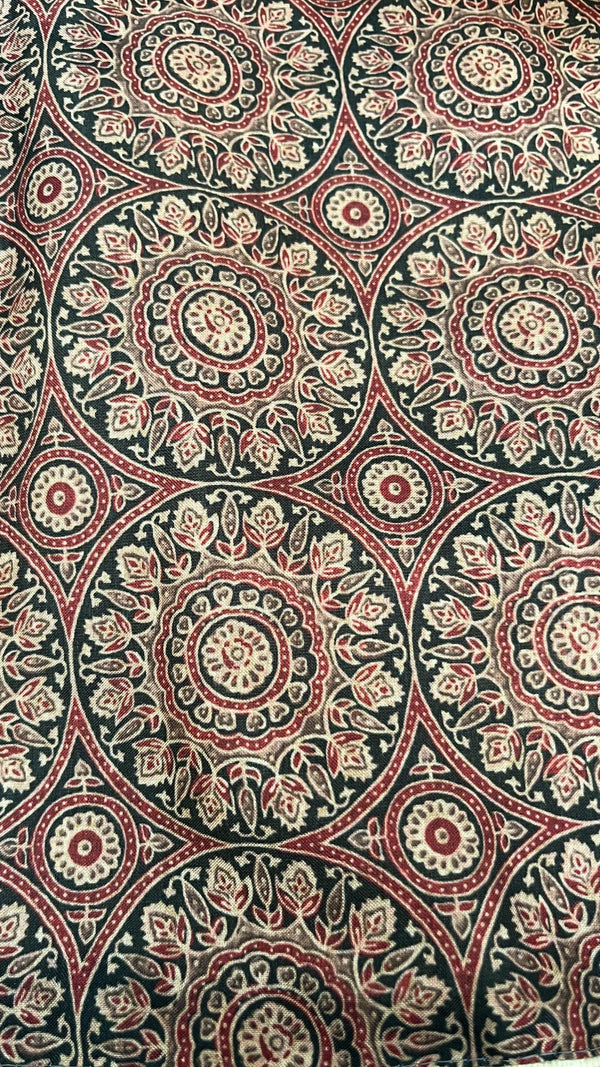 Linen Saree with Appliqué Work