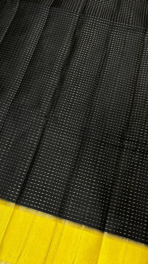 Semi Tussar - Contrast Border